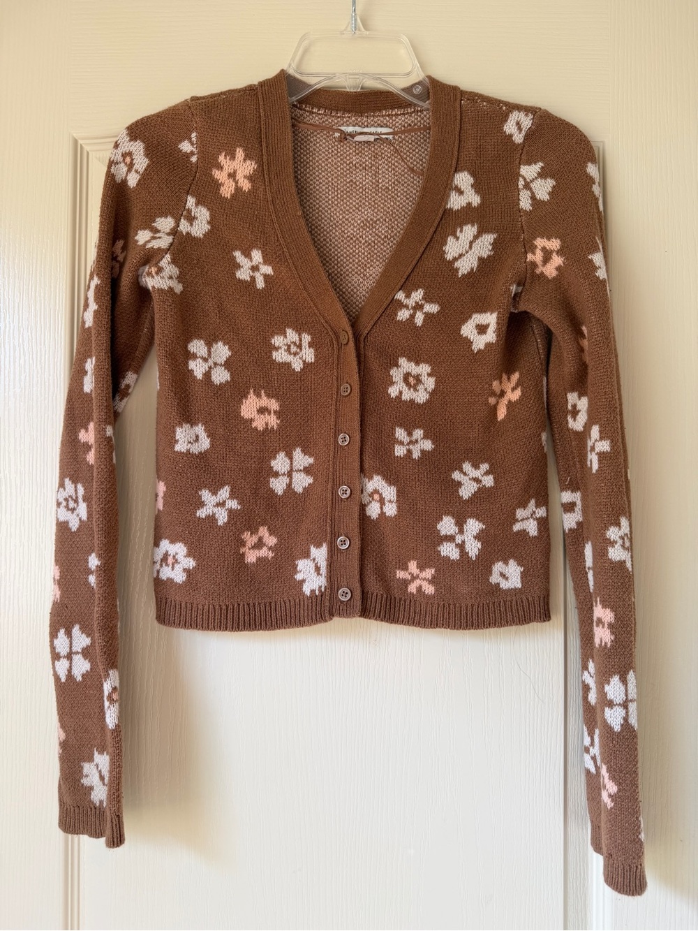 American Eagle cropped flower sweater